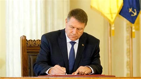 Breaking Klaus Iohannis a promulgat legea care dă unde verde la