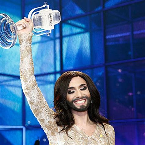 Pussy Riot Hyllar Conchita SVT Nyheter