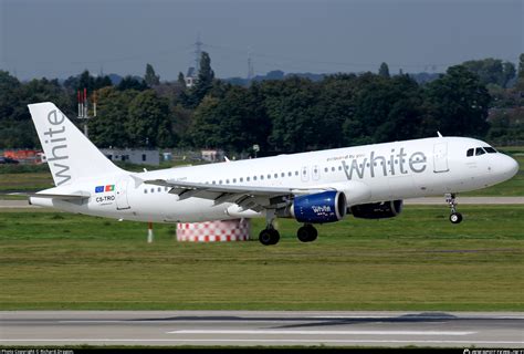 CS TRO White Airbus A320 214 Photo By Richard Dragon ID 514951