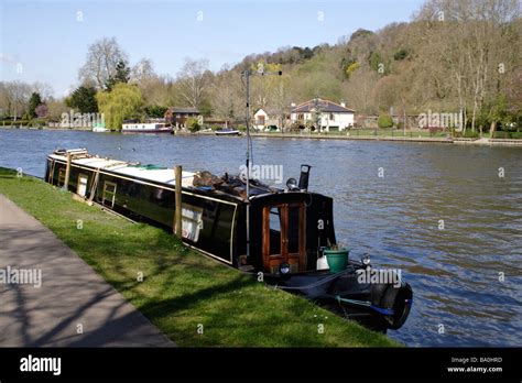 Houseboat River Thames Hi Res Stock Photography And Images Alamy