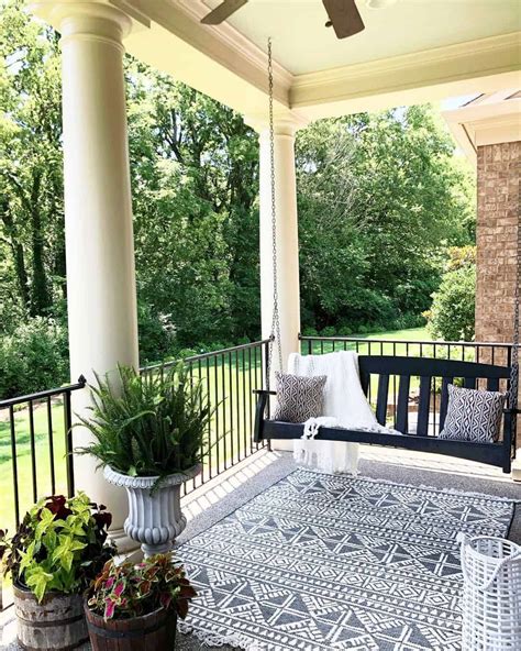 35 Farmhouse Porch Railing Ideas To Try Outside Your Home