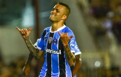 Vitória Fecha Contratação Do Atacante Luan Ex Grêmio