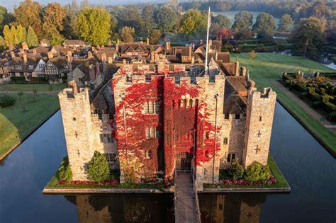 Hever Castle - History, Rooms & Tours