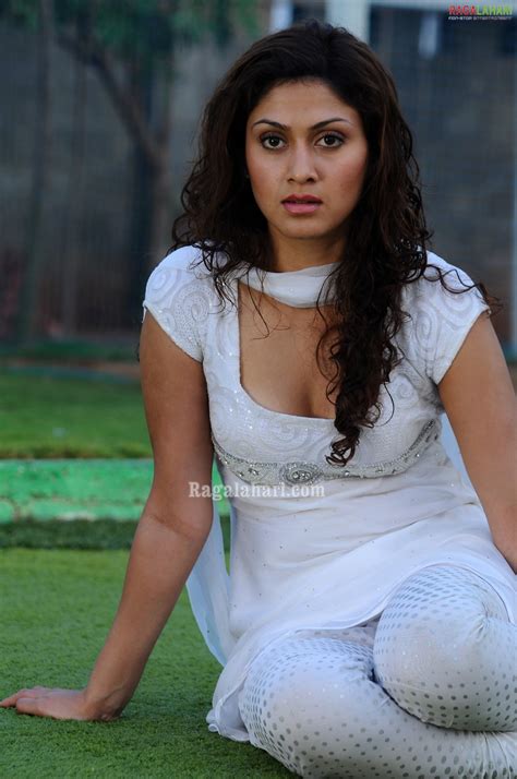 INDIAN SPICY ACTRESSES Manjari