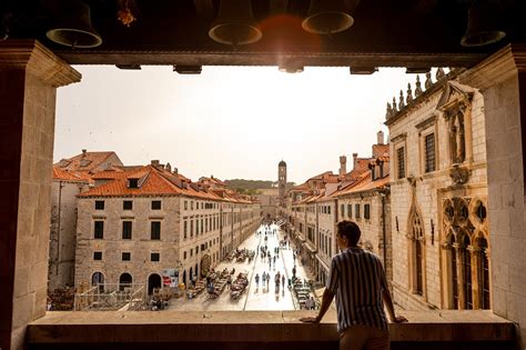 Dubrovnik Il Sindaco Scrive Mai Punito I Visitatori Per Il Traino Dei