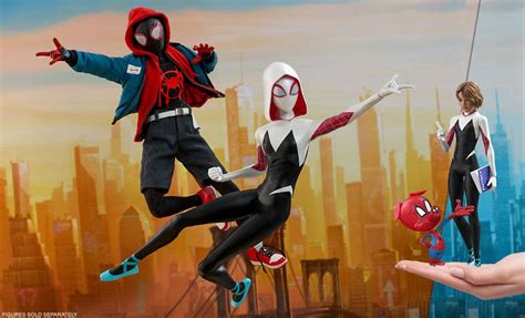 Spider-Gwen Sixth Scale Collectible Figure by Hot Toys | Spider gwen ...