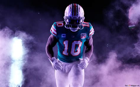 american football player tyreek hill  wallpaper