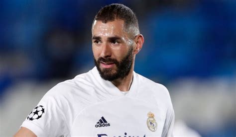 Real Madrid Striker Benzema Tests Positive For Covid 19 In C