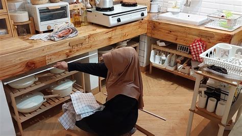 GANTI SUASANA KOLONG MEJA DAPUR KAYU PASANG GORDYN KOLONG DAPUR