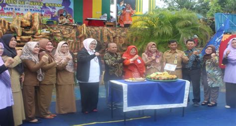 ACARA PUNCAK HUT SMPN 26 BATAM DAN GELAR KARYA P5 KEWIRAUSAHAAN | SMP ...