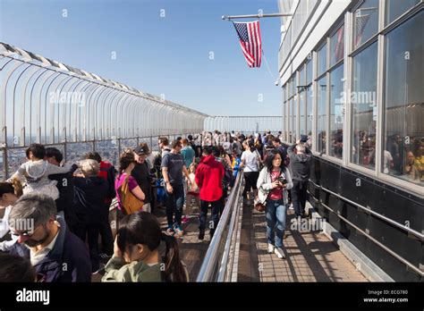 Empire state building observation deck hi-res stock photography and ...