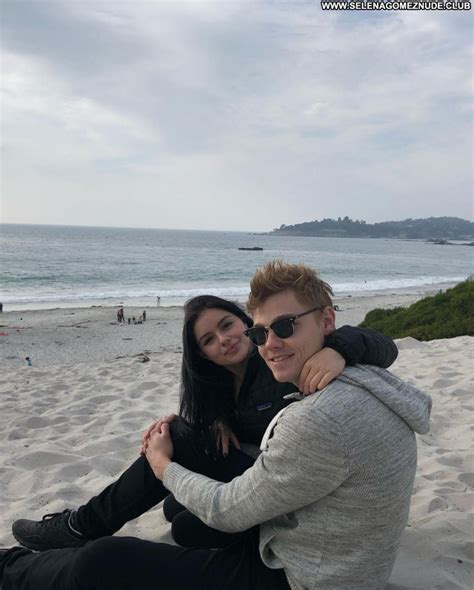 Ariel Winter No Source Posing Hot Beautiful Sexy Babe Celebrity Nude Celebrities Mobile