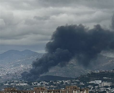 Radio Caracas Radio On Twitter Esnoicia Incendio En Zona Industrial