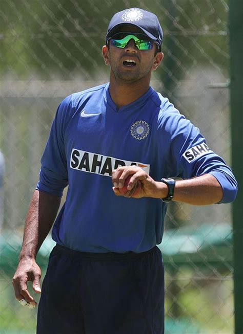 Rahul Dravid practices despite his injury | ESPNcricinfo.com