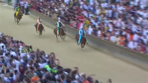 Palio Di Siena Vince La Contrada Dellonda Il Secolo Xix