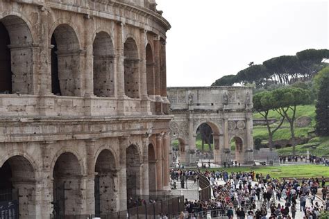 Rome Colisée pour les enfants avec souterrain de la Basilique de San