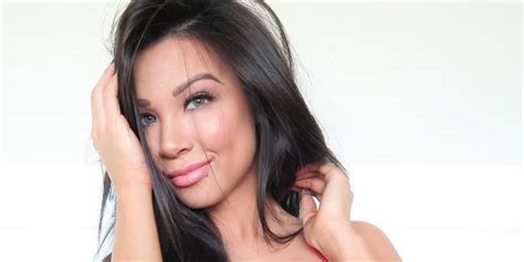 The Naked Truth Dannie Riel What Happened To Her Bio