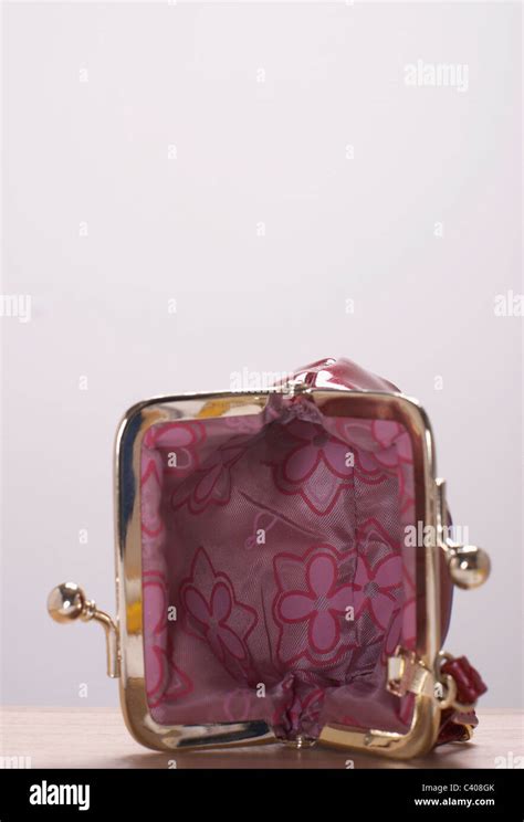 Empty Purse Hi Res Stock Photography And Images Alamy