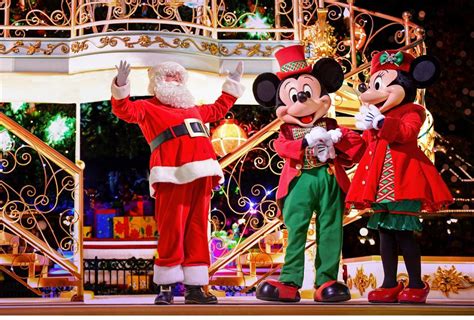 Disneyland Paris unveils a sparkling Christmas program