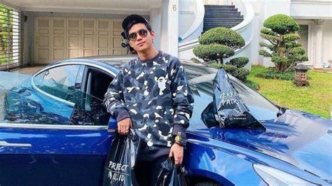 Indra Kenz Ketahuan Bohong Soal Borong 3 Mobil Mewah Di Showroom Rudy