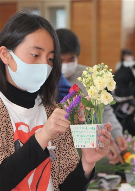 県産の春の花でフラワーアレンジメントを作る児童たち 春の花に感謝込め贈る 島原の児童、地域住民に 写真・画像11｜【西日本新聞me】