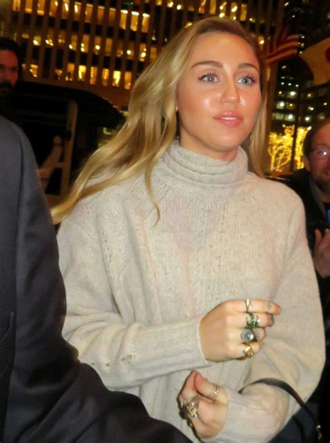 Miley Cyrus – Arrives at SNL show in New York City | GotCeleb