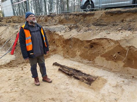 Groby w parku Tysiąclecia Archeolodzy odkryli murowane grobowce i