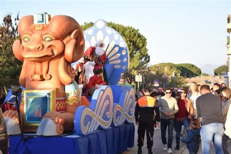 Espect Culo A Reo En Benalup Casas Viejas Los Reyes Magos Aterrizan En