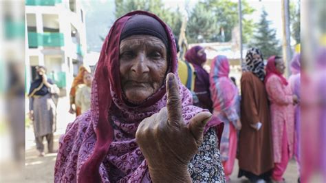 J K Elections 27 Poll Turnout Kashmiri Pandits Vote From Migrant