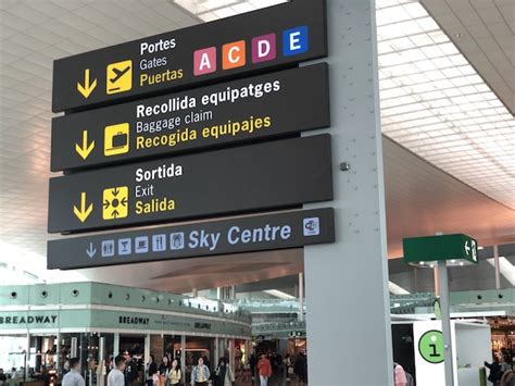 guarda expandir Haste renfe aeropuerto el prat Metáfora Exatamente Assalto