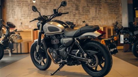 Bajaj Avenger 400 Bike Launched With Dangerous Engine And Standard