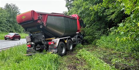 Ovb Heimatzeitungen Stauende Ausgewichen Im Feld Gelandet