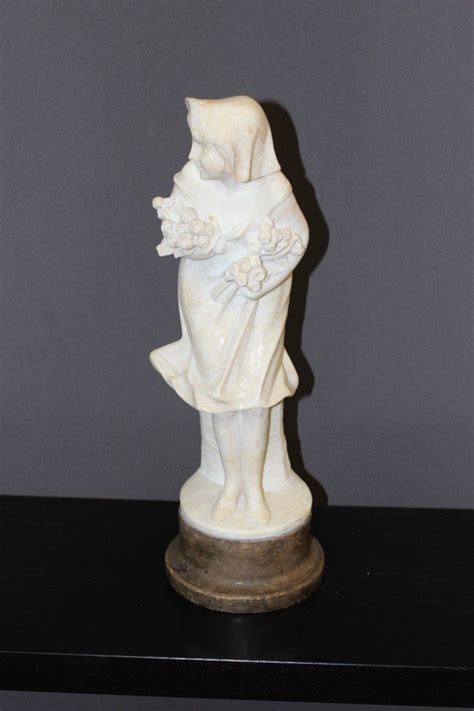 Sculpture En Alb Tre Repr Sentant Une Jeune Femme Aux Roses Vers