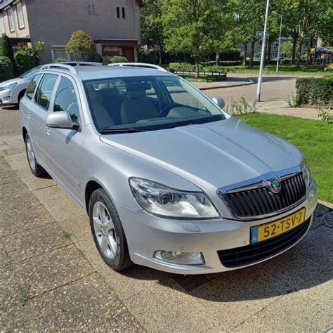 Skoda Octavia Combi 1 4 TSI Greentech Elegance Businessline 2012