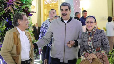 Maduro Se Re Ne Con Cultores Y Cient Ficos En Miraflores