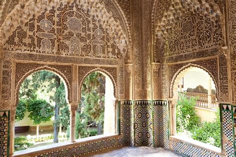 Alhambra Private Tour With A Historian With Nasrid Palaces