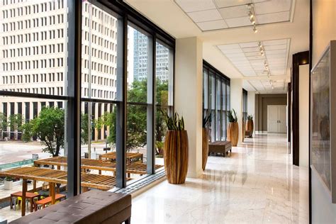 Where to Stay in Houston for Vacation | Gallery | The Whitehall Hotel