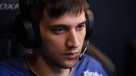 Arteezy Faz Jogada Incr Vel Vence Vs Contra A Vici Gaming E Torna