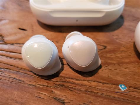 Mobile review Обзор беспроводных наушников Samsung Galaxy Buds SM