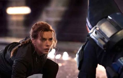 Black Widow New Look Showcases Intense Battle With Taskmaster