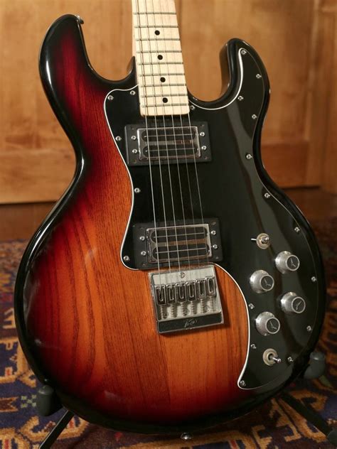 Vintage Peavey T 60 Electric Guitar With Ohsc Rare Sunburst Finish