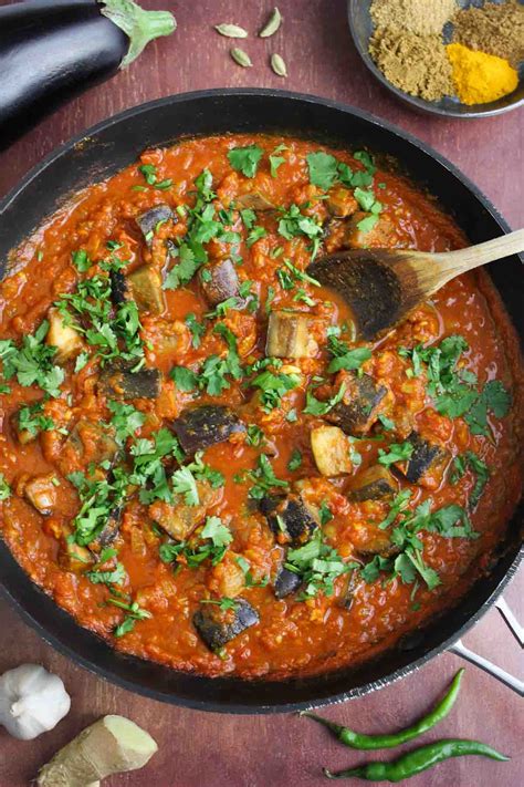 Aubergine Curry (Roasted and Non-Roasted) - The Pesky Vegan