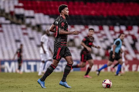 Bruno Viana Decepciona E Vira Alvo De Cr Ticas Da Torcida Do Flamengo