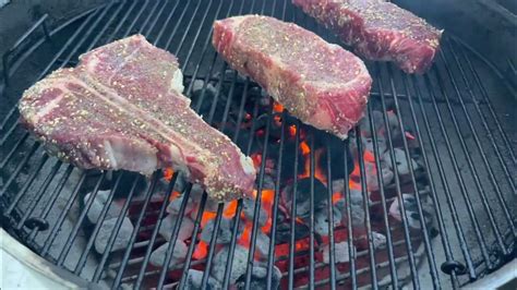 🔥how To Grill Awesome Steaks 🥩 Weber Kettle Grill Youtube