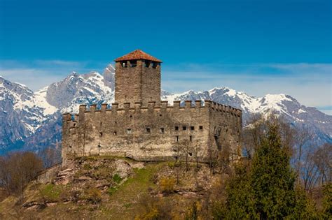 Castello Di Zumelle La Storia E Cosa Vedere Con I Bambini Viaggi Vacanze