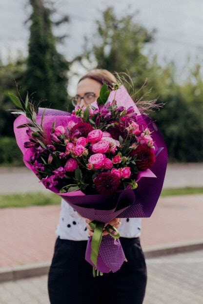 Bukiet z Dalii i Róż Fioletowy Bukiet Kwiatów Dostawa na Dziś