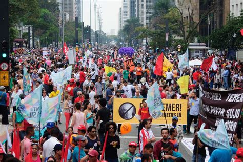 Manifestantes Fazem Ato Contra Governo Temer Na Avenida Paulista