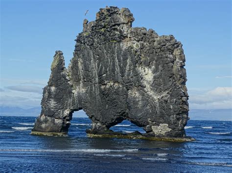 Solve Hvítserkur petrified troll in Iceland jigsaw puzzle online with