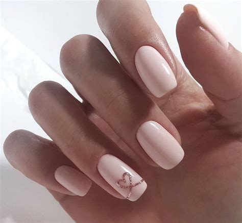 Comment choisir un vernis à ongles nude selon la couleur de votre peau