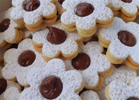 Biscotti Frollini Tipo Canestrelli Con Nutella Dolce Ripieno Cucinare